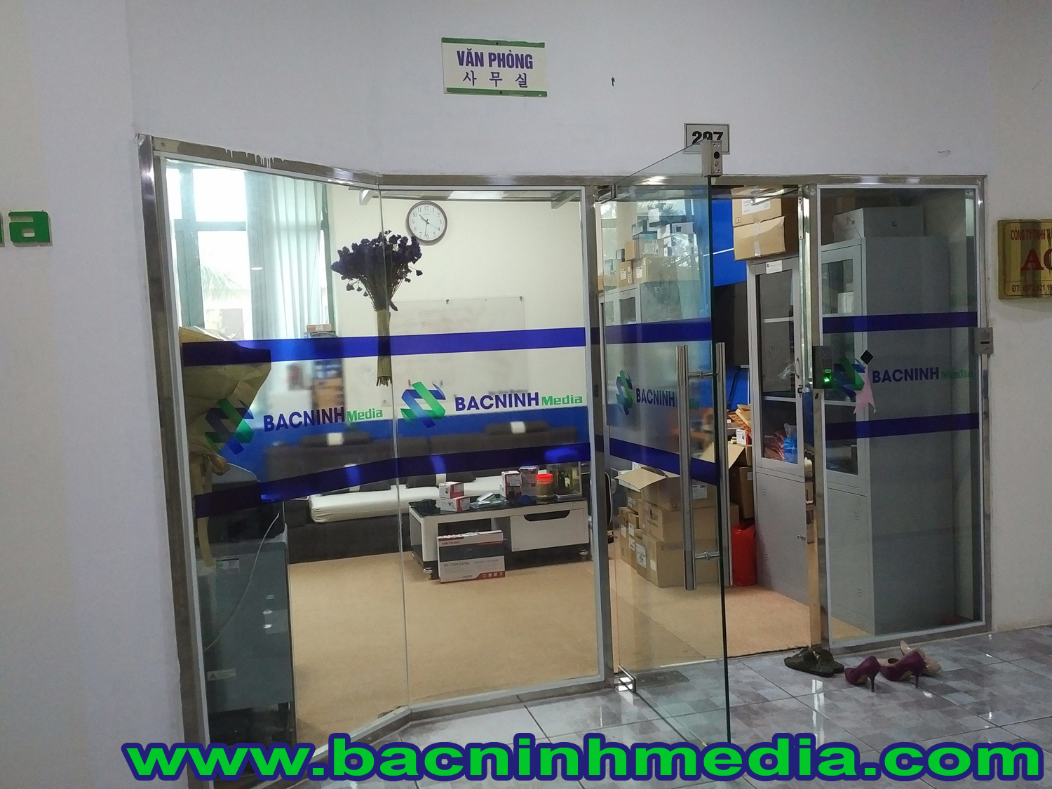 Thi công cửa kính thủy lực tại Bắc Ninh - Bắc Ninh Media